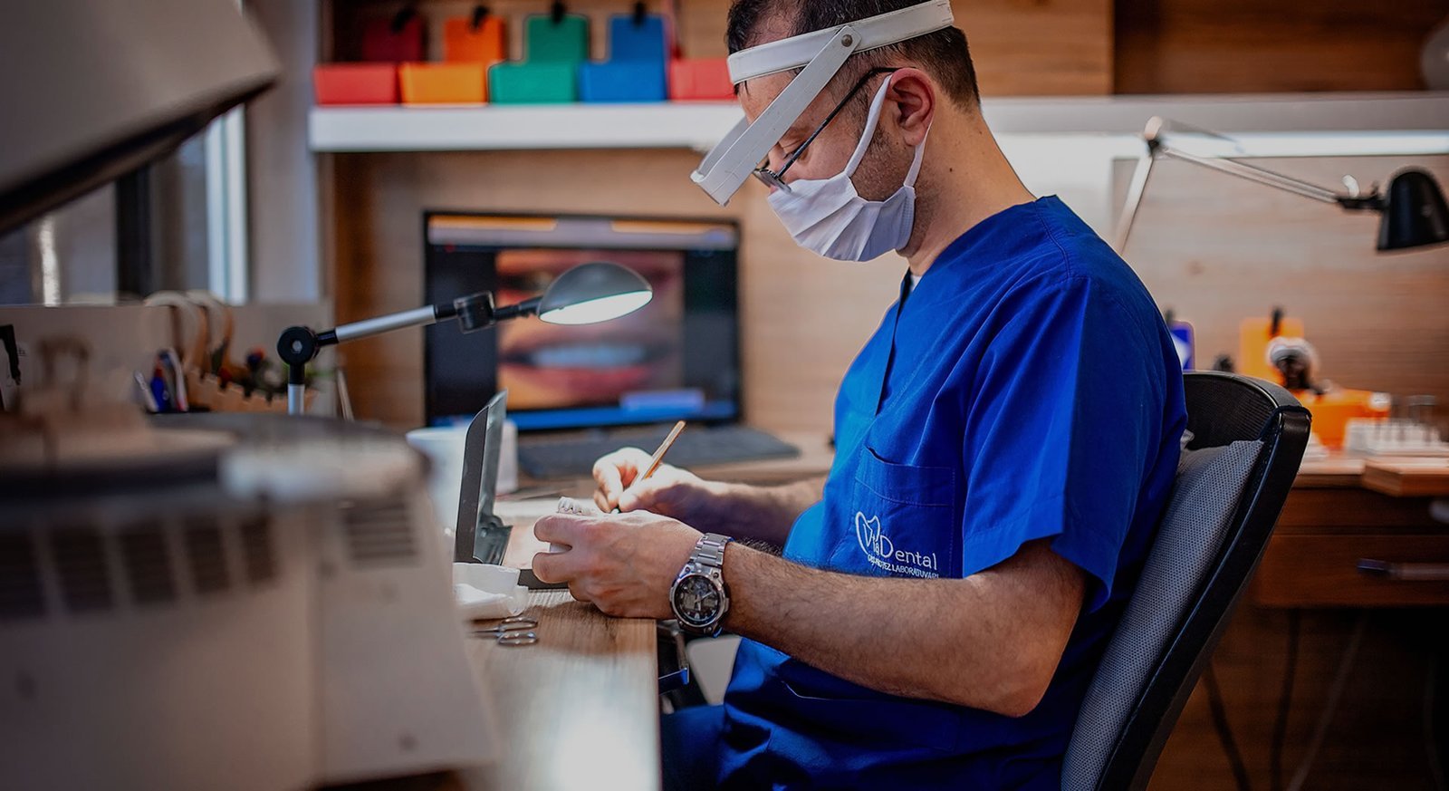 Via Dental protez diş laboratuvarı